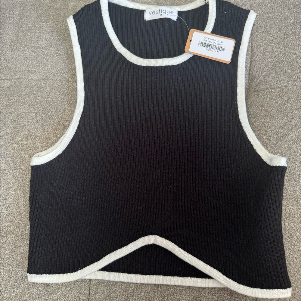 Black with white boarder top